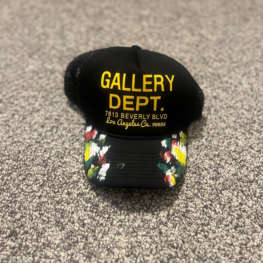 Gallery dept hat